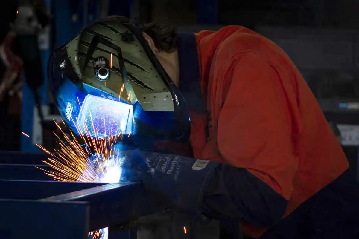 Trailer manufacturing: Welding
